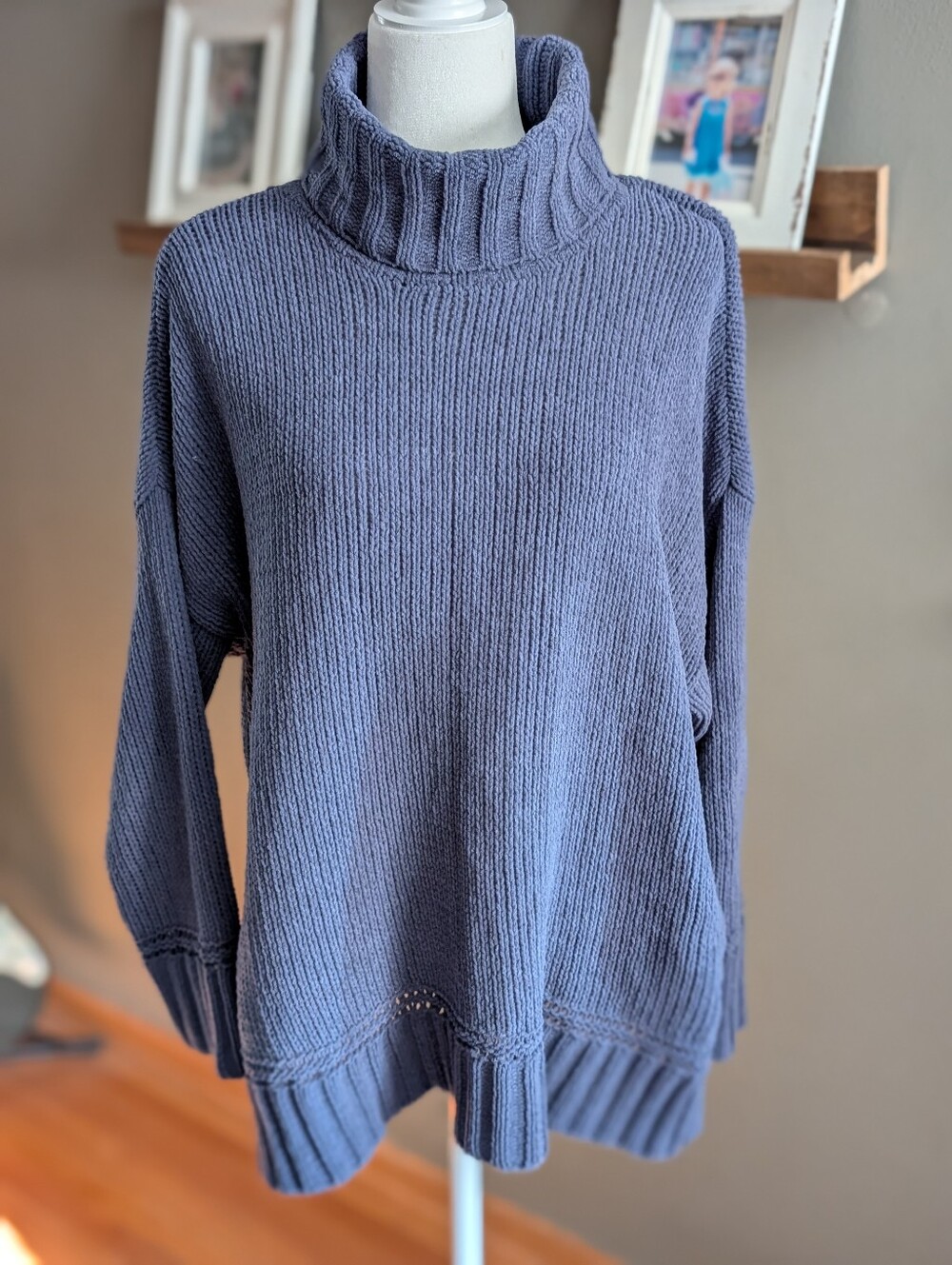 Aerie Chenille Oversized Knit Turtleneck Sweater Medium Cozy Comfy Winter Fall